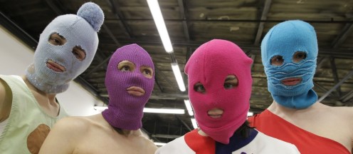 Pussy-Riot-A-Punk-Prayer2(2)