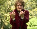 bilbo-martin-freeman-finger-1